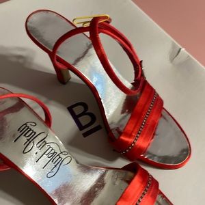 Beautiful red satin shoes size 7 1/2